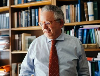 Τι άλλο θα μας πουν τα εξαπτέρυγα του Σημίτη; Ν.Αλιβιζάτος: «Ο ΠτΔ δεν πρέπει να έχει άποψη στην εξωτερική πολιτική»